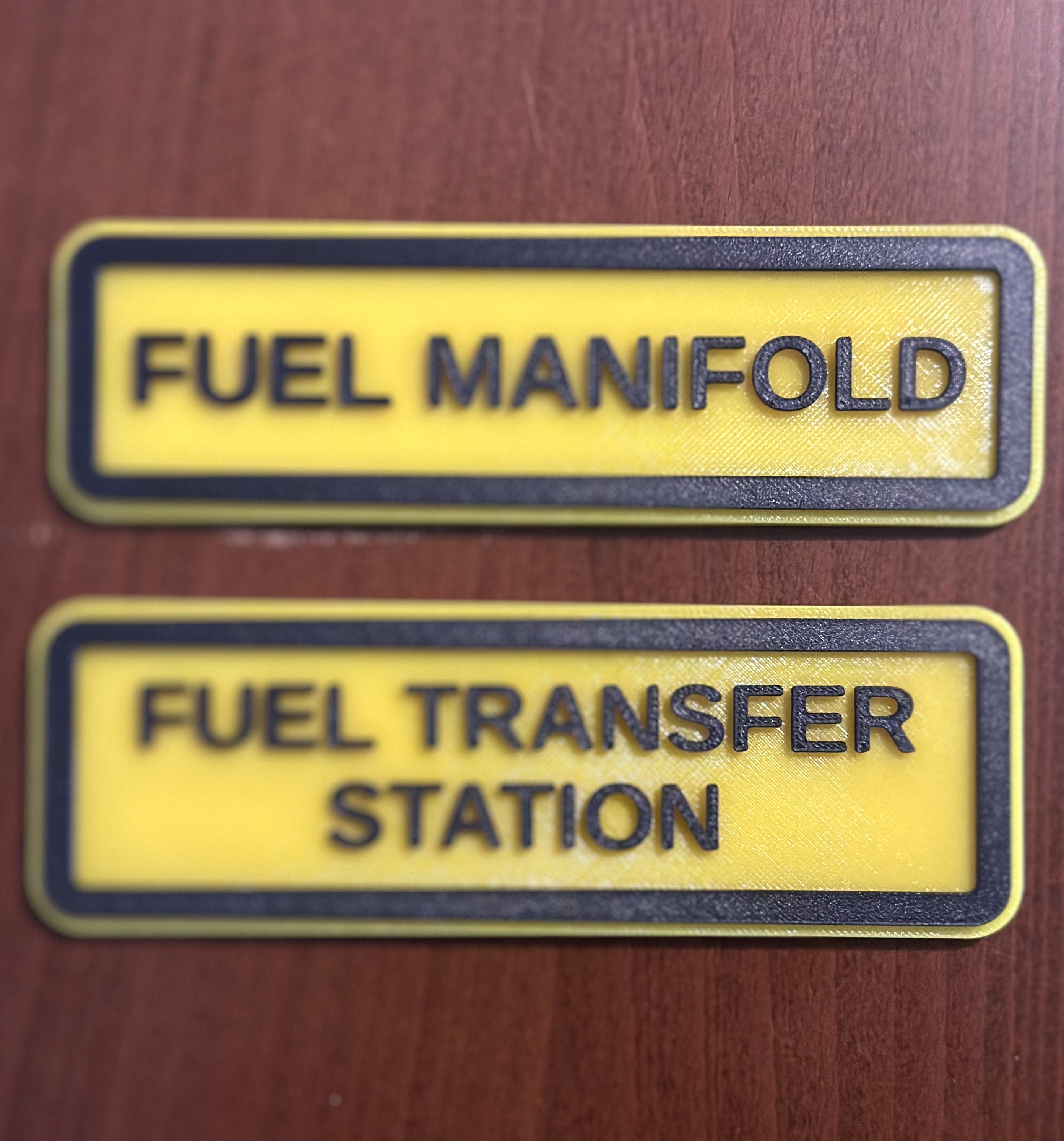 Fuel manifold and transfer station labels